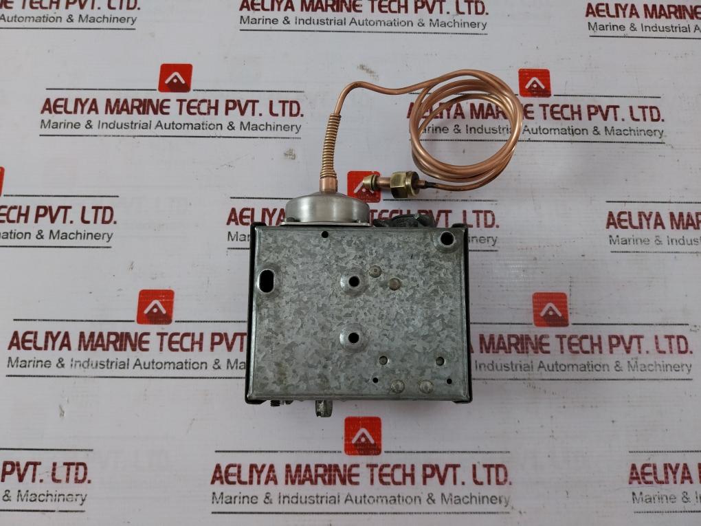 Johnson Controls P70Ca-1 Pressure Controller 125Va, 120/600Vac 57.5Va, 120/300Vdc