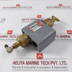 Johnson Controls P74Ba-10 Differential Pressure Control Switch 120-600 Vac