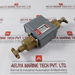Johnson Controls P74Ba-10 Differential Pressure Control Switch 120-600 Vac