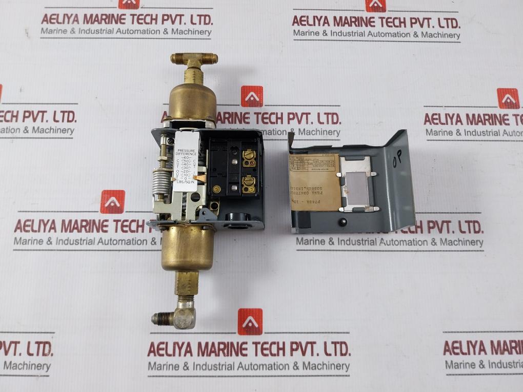 Johnson Controls P74Ba-10 Differential Pressure Control Switch 120-600 Vac