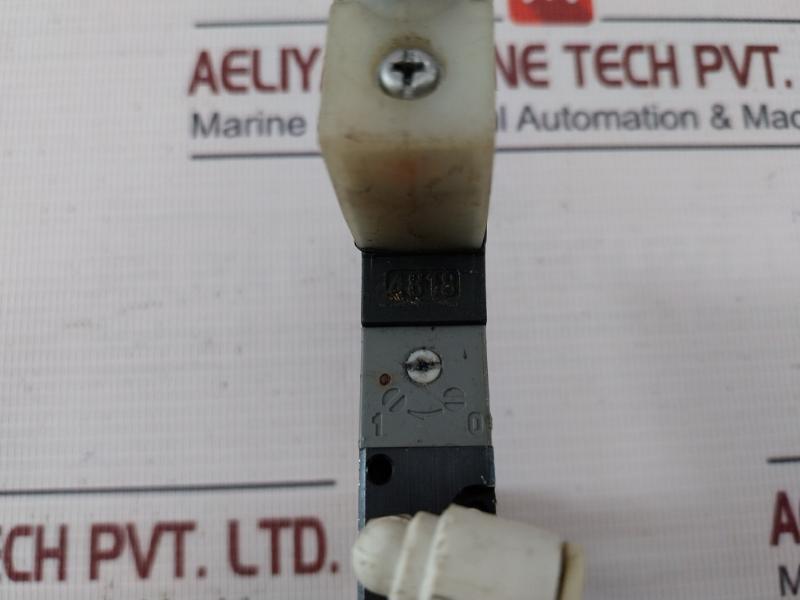 Joucomatic 833-8220035-24V= Pneumatic Directional Control Solenoid Valve 1,5-8 Bar