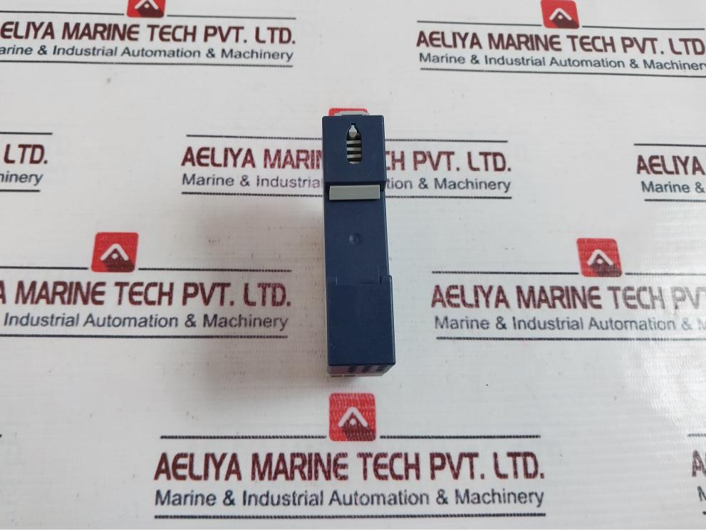 Jumo 701050/811-31 Digital Thermostat 10A 250VAC