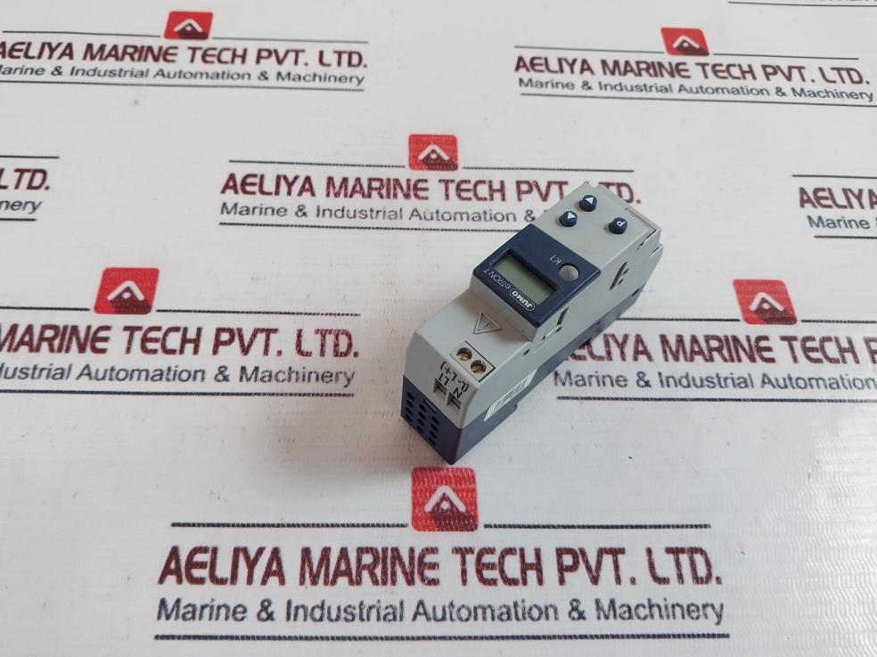 Jumo 701050/811-31 Digital Thermostat 10A 250VAC