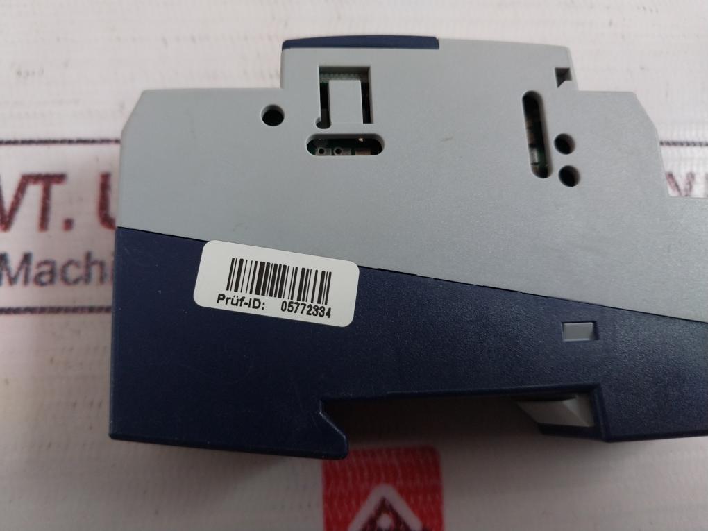 Jumo 701050/811-31 Digital Thermostat 10A 250VAC