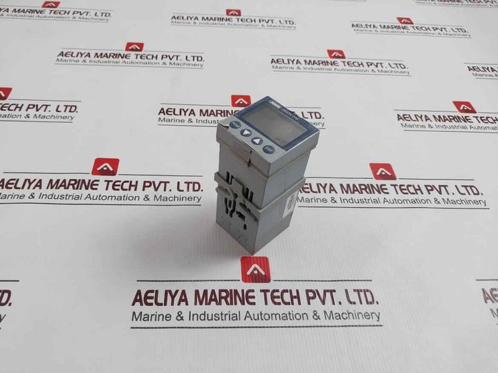 Jumo 703041/181-660-23/000 Temperature Controller 230Vac 3A Relais 48...63Hz 8Va