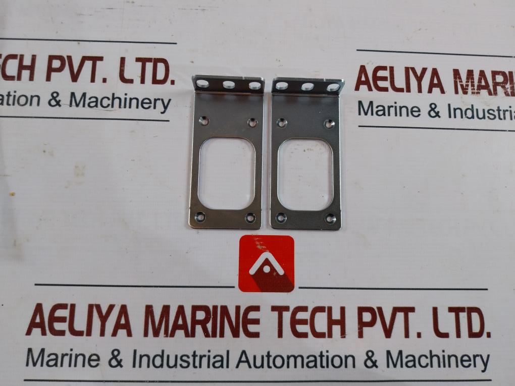 Juniper Networks Srx240 Services Gateway 100-240V- 50-60Hz 07 Cm-1 10A 250V