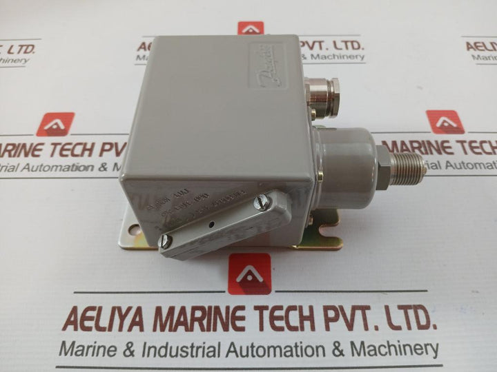 KPS-33-Pressure-Switch-0-3-5Bar-0-50Psig-1-02Kp-Cm2-Danfoss-210267-7