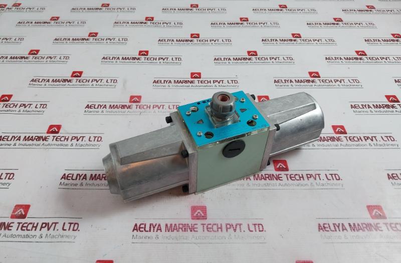 Kawasaki De10P-10-207-dd24Al-l75 Solenoid Valve 07Y3685 Dc24V