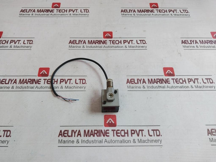 Keyence Ap-31 Pressure Sensor 5100481C 12-24Vdc 40V 100Ma Max