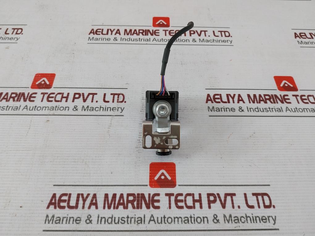 Keyence Ap-c30 Digital Pressure Sensor 12-24Vdc 8132610
