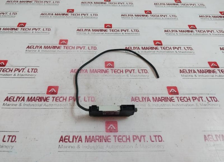 Keyence Fs-v21Rp Fibre Amplifier 12-24Vdc 30V 100Ma