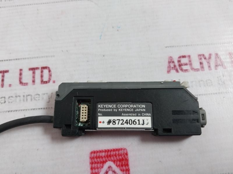 Keyence Fs-v21Rp Fibre Amplifier 12-24Vdc 30V 100Ma