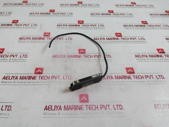 Keyence Fs-v21Rp Fibre Amplifier 12-24Vdc 30V 100Ma