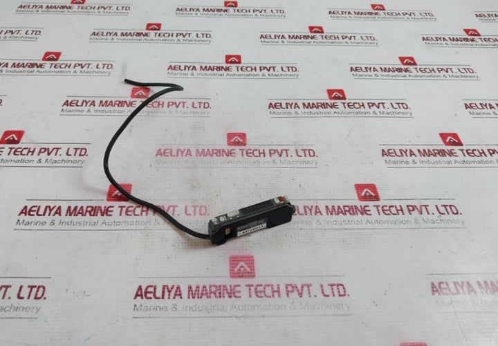 Keyence Fs-v21Rp Fibre Amplifier 12-24Vdc 30V 100Ma