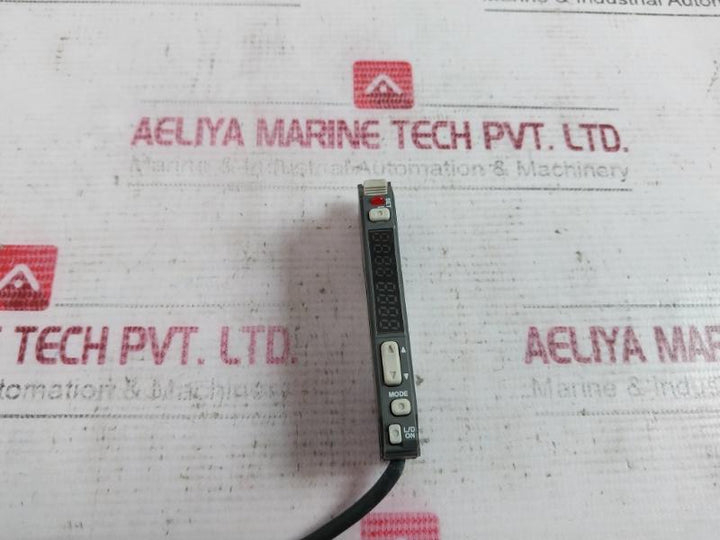 Keyence Fs-v21Rp Fibre Amplifier 12-24Vdc 30V 100Ma