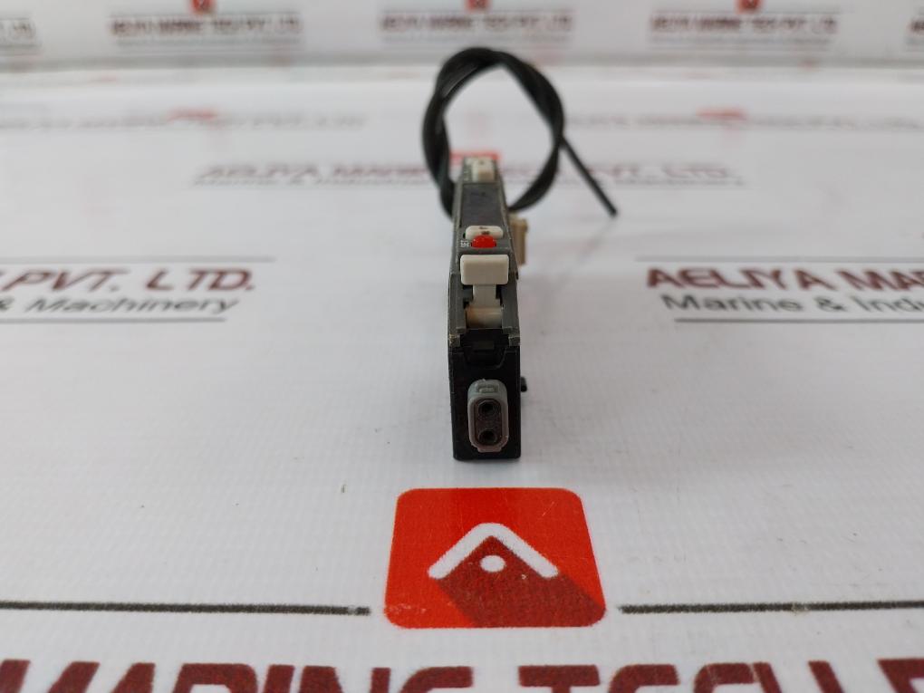 Keyence Fs-v22Rp Digital Fiber Optic Sensor