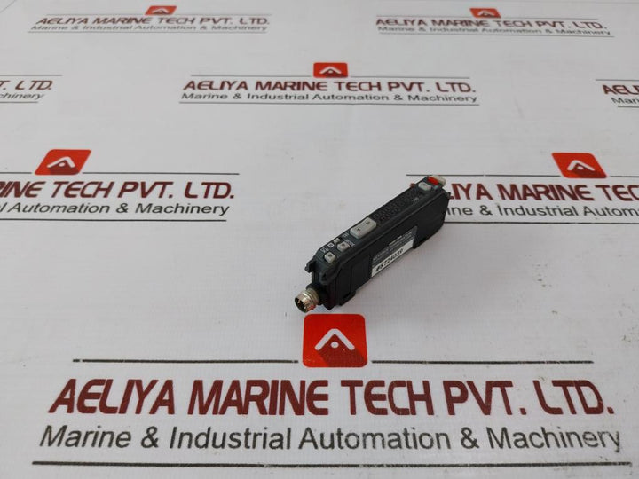 Keyence Fs-v31Cp Digital Fiber Optic Sensor 12-24V Dc