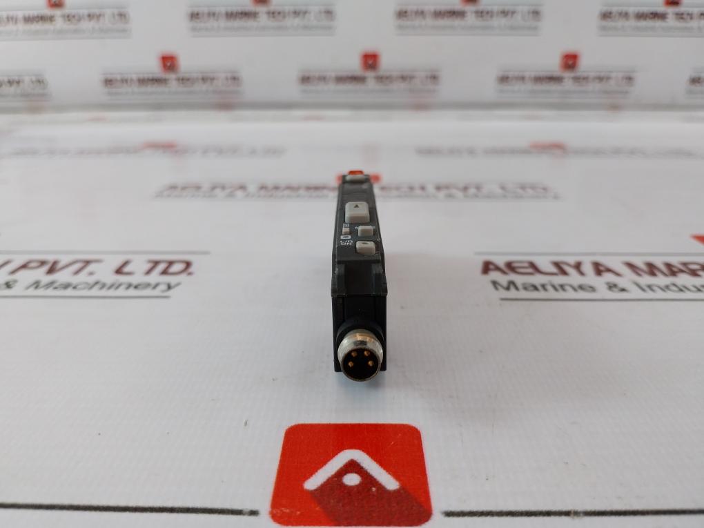 Keyence Fs-v31Cp Digital Fiber Optic Sensor 12-24V Dc