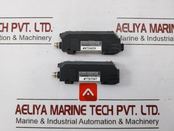 Keyence Fs-v31Cp Digital Fiber Optic Sensor 12-24V Dc