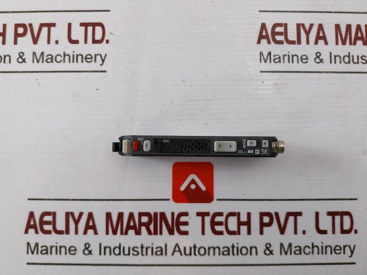 Keyence Fs-v31Cp Digital Fiber Optic Sensor 12-24V Dc