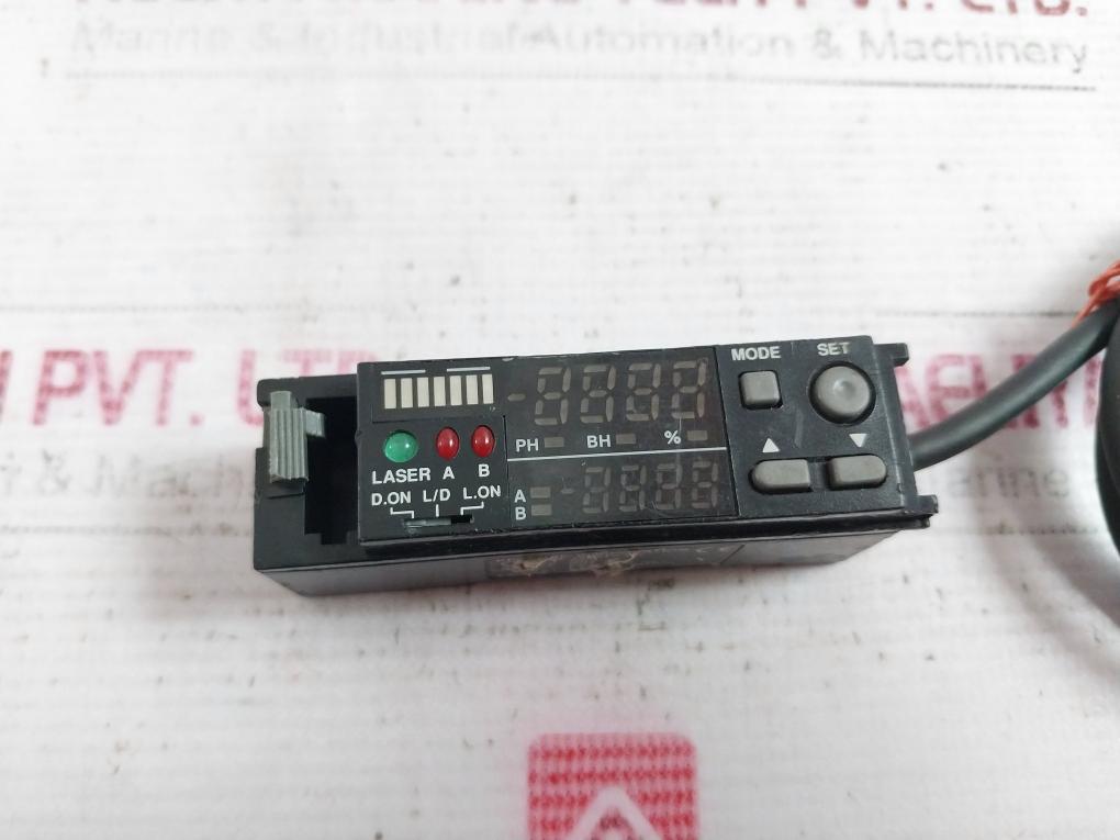 Keyence Lv-21A Digital Laser Sensor 12-24V Dc