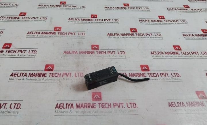 Keyence Lv-21Ap Digital Laser Sensor Lv Series Amplifier Unit Pnp 12-24Vdc
