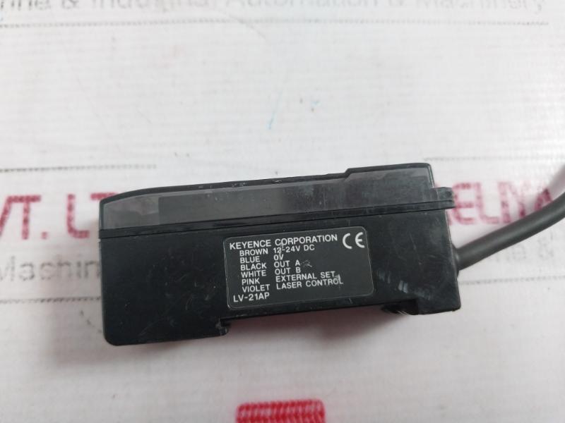Keyence Lv-21Ap Digital Laser Sensor Lv Series Amplifier Unit Pnp 12-24Vdc