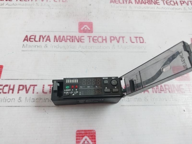 Keyence Lv-21Ap Digital Laser Sensor Lv Series Amplifier Unit Pnp 12-24Vdc