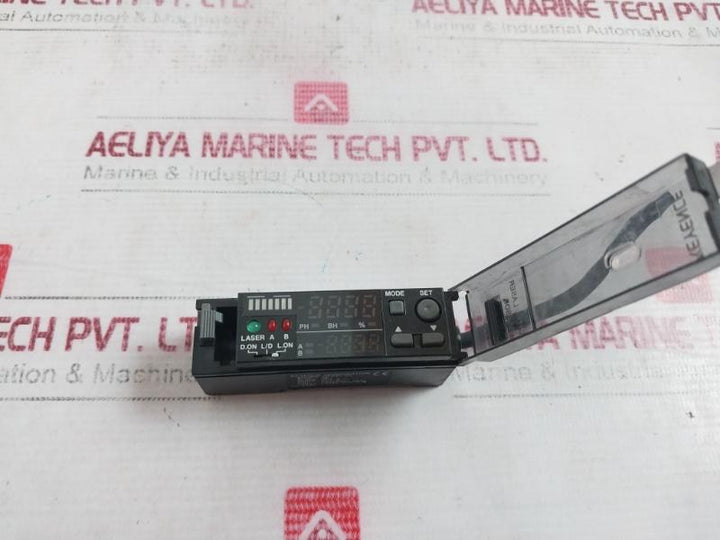 Keyence Lv-21Ap Digital Laser Sensor Lv Series Amplifier Unit Pnp 12-24Vdc