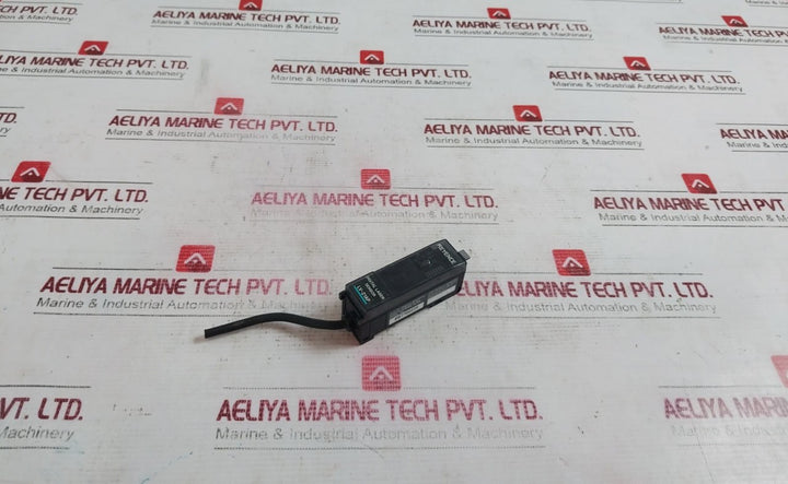 Keyence Lv-21Ap Digital Laser Sensor Lv Series Amplifier Unit Pnp 12-24Vdc