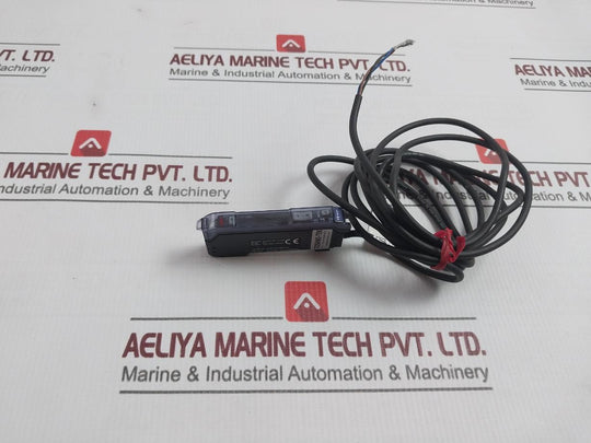 Keyence Fs-v31 Fiber Sensor Amplifier 12–24Vdc