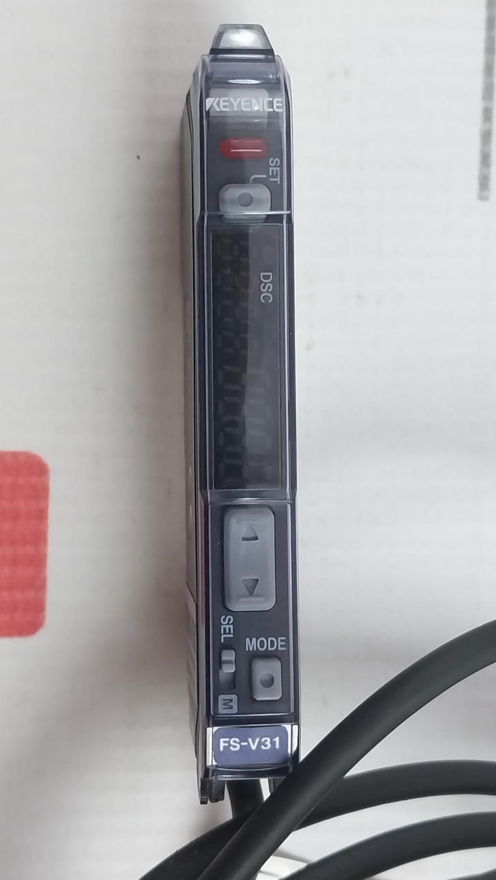 Keyence Fs-v31 Fiber Sensor Amplifier 12–24Vdc