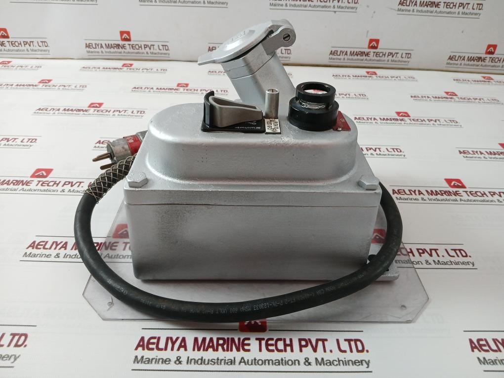Killark Ugfi20Ad Acceptor-receptacle Interlocked With Switch 120Vac