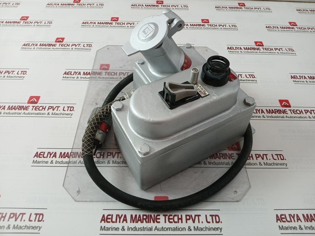 Killark Ugfi20Ad Acceptor-receptacle Interlocked With Switch 120Vac