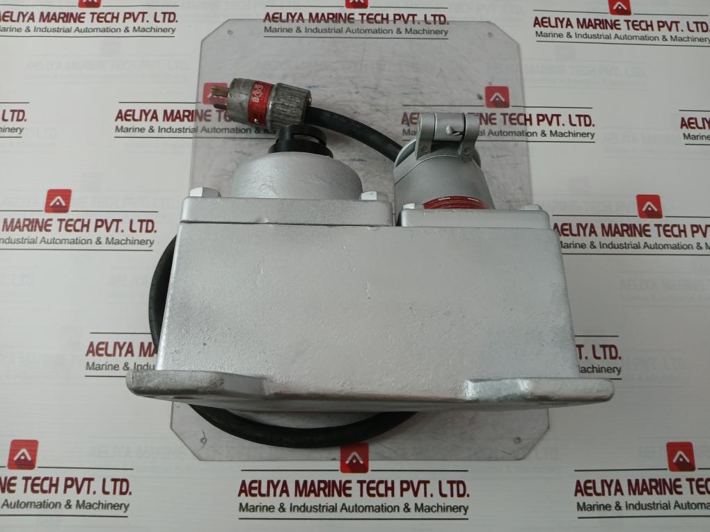 Killark Ugfi20Ad Acceptor-receptacle Interlocked With Switch 120Vac