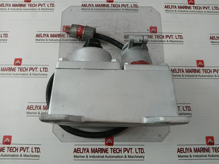 Killark Ugfi20Ad Acceptor-receptacle Interlocked With Switch 120Vac