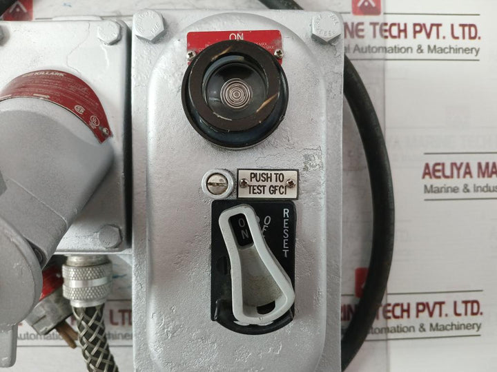 Killark Ugfi20Ad Acceptor-receptacle Interlocked With Switch 120Vac