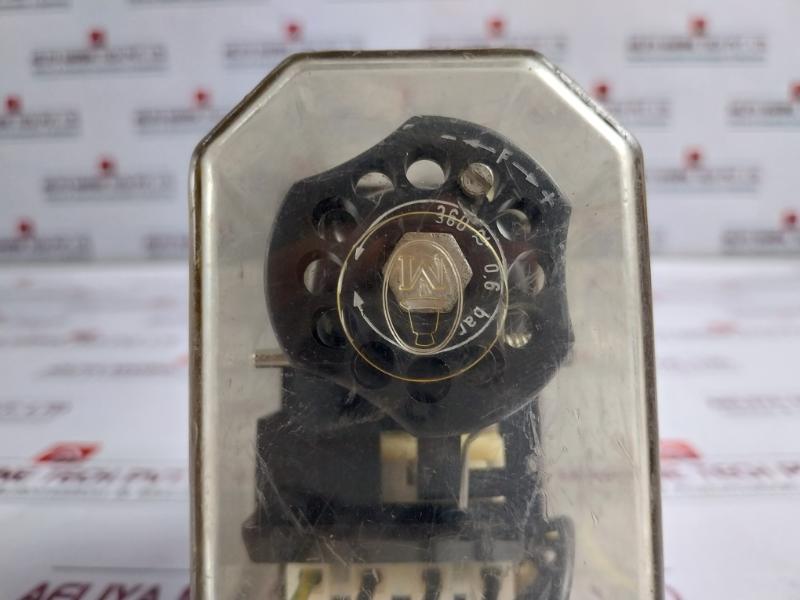 Klockner-moeller Mcs 11 Pressure Switch 125V- 0,18Kw