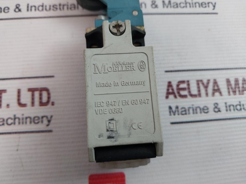 Klockner Moeller At11-1-i Mechanical Limit Switch 250V 6A