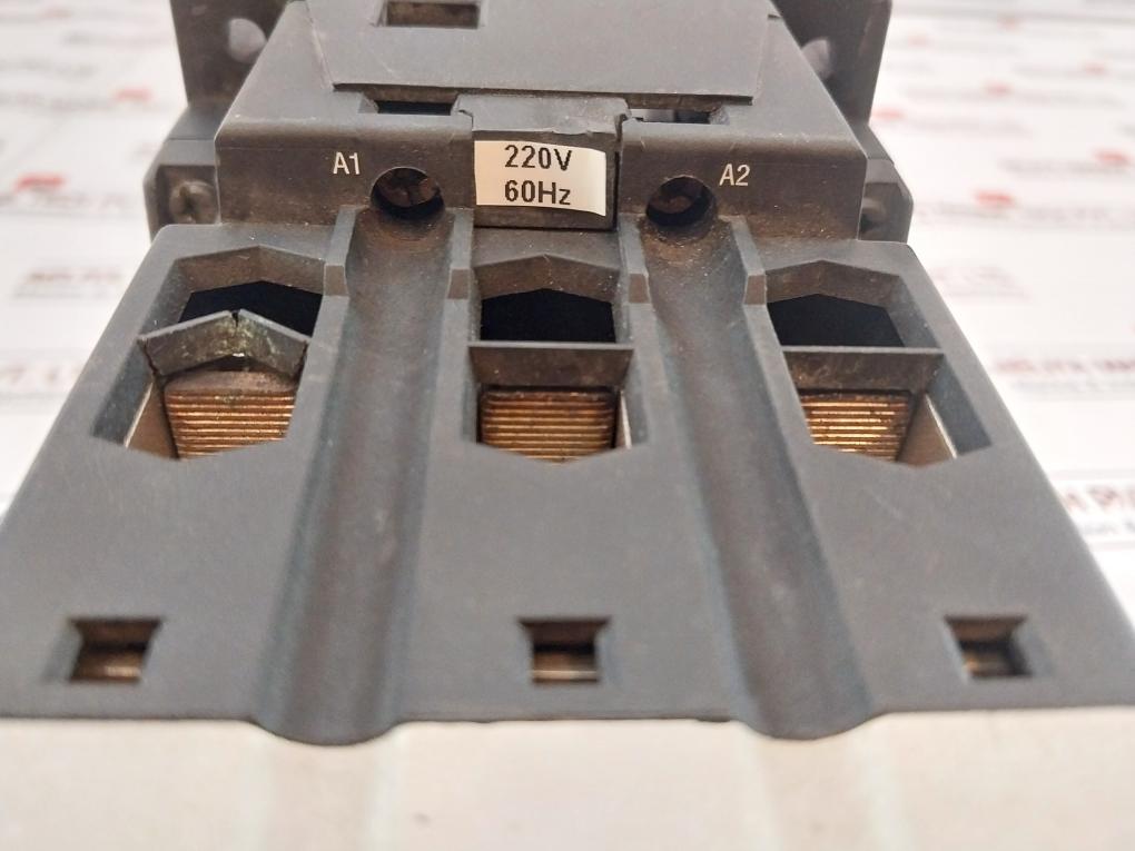 Klockner Moeller DIL3AM85 Contactor 220V 60Hz