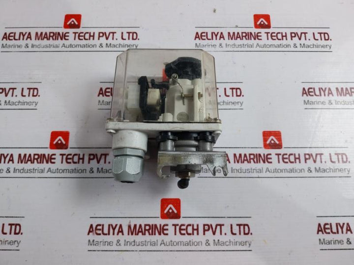 Klockner Moeller Mcs11+W-mcs Pressure Switch Ac-15 230V/2A