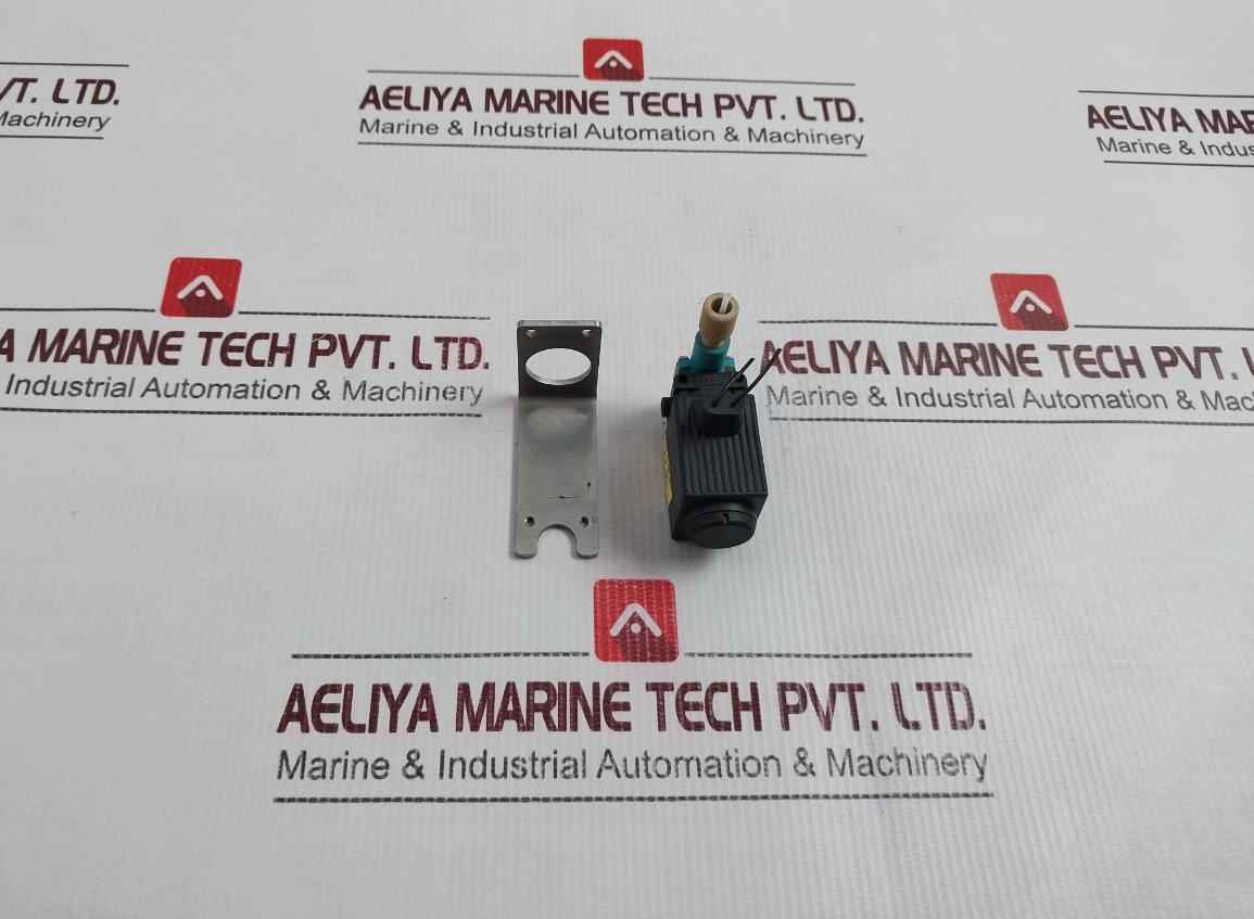 Knf Pml11440-fmm20 Solenoid Diaphragm Pump W/ Mounting Bracket 24V 0.51A