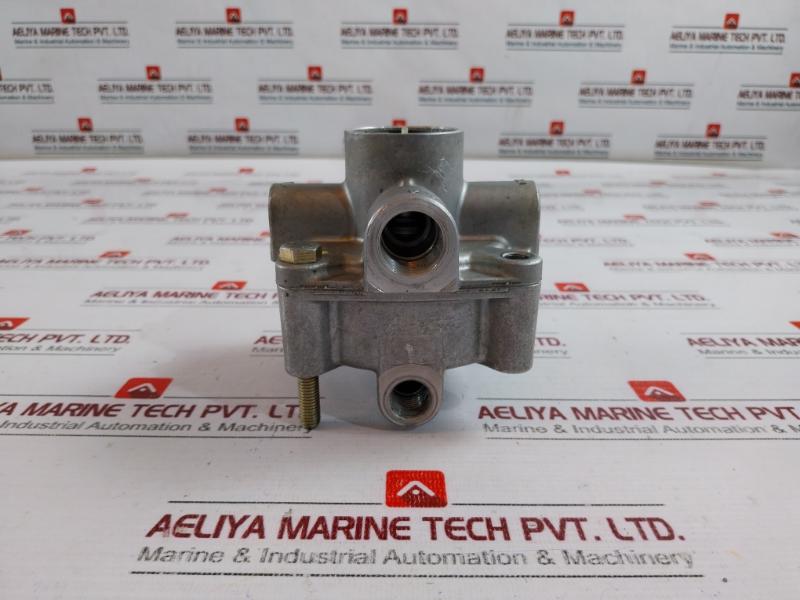 Knorr-bremse 0 481 026 005 Pneumatic Relay Valve 05082 221