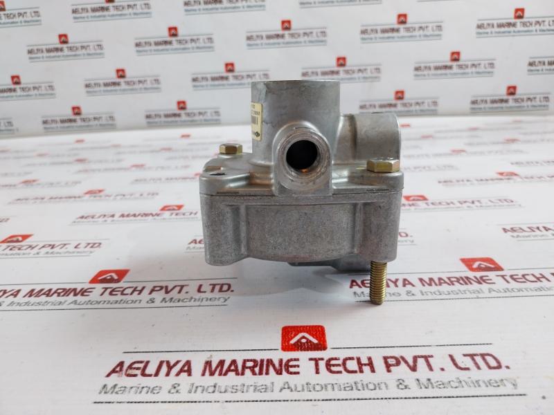 Knorr-bremse 0 481 026 005 Pneumatic Relay Valve 05082 221