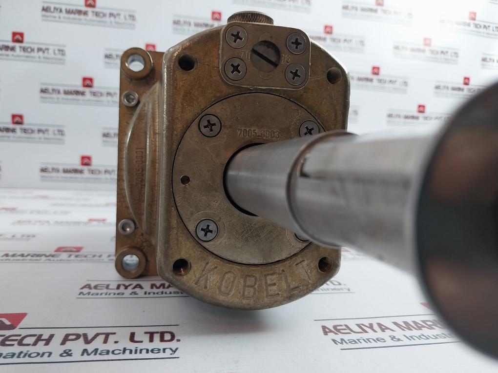 Kobelt 7005 Helm Pump 1500 Psi (103 Bar)