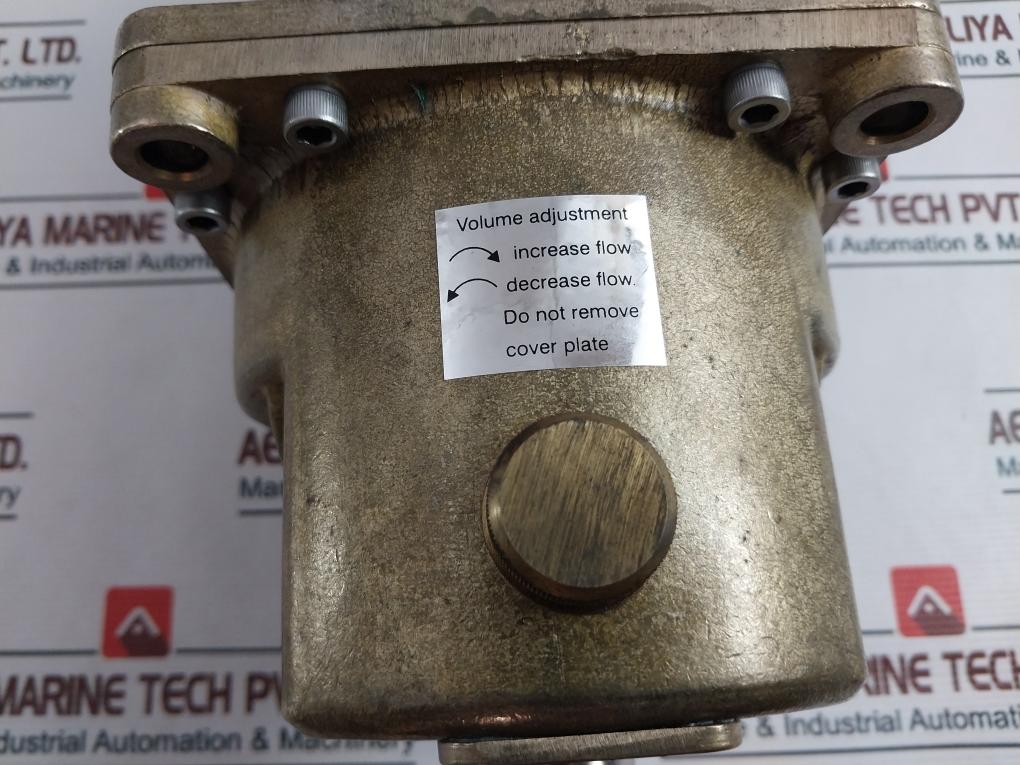 Kobelt 7005 Helm Pump 1500 Psi (103 Bar)