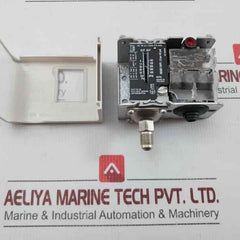 Kp5 Auto Pressure Switch 3 Bar 43 Psi Danfoss