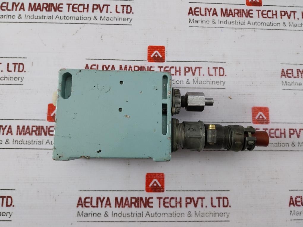Krm-om5 Relay Combined 0.06 Mpa Ty25-02.300024-80 Ip54 053782