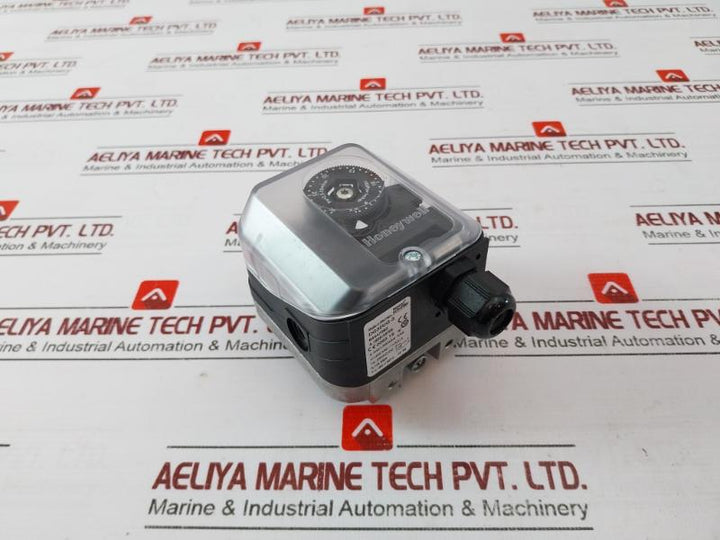 Kromschroder Dg30Ug-3 Pressure Switch For Gas A.1836-35726 2.5-30 Mbar