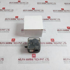 Kromschroder Dl50A-31 Pressure Switch 84444490 Ce-0085Ap0466 Ip54 300Mbar 240Vac